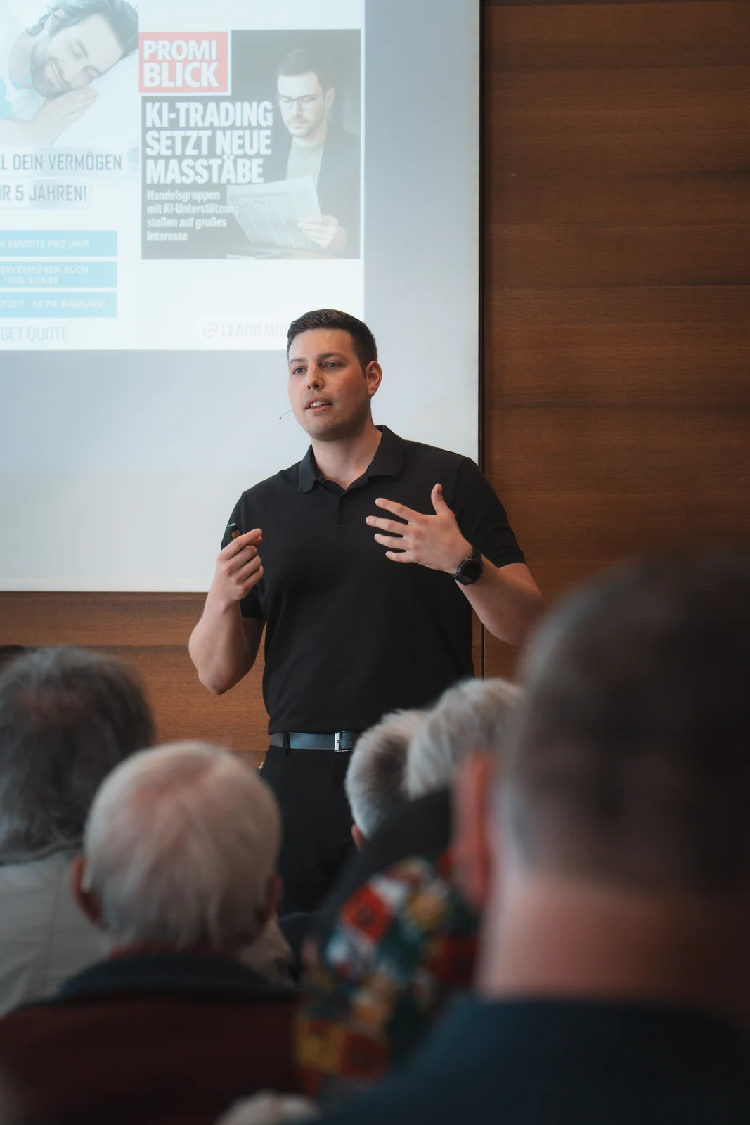 Philipp Genduth bei einer Keynote zu Cybercrime und Betrug